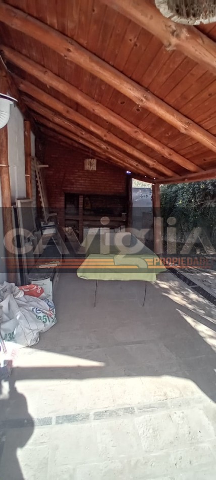 EN VENTA 2 CASAS + PILETA VILLA CAMIARES ALTA GRACIA