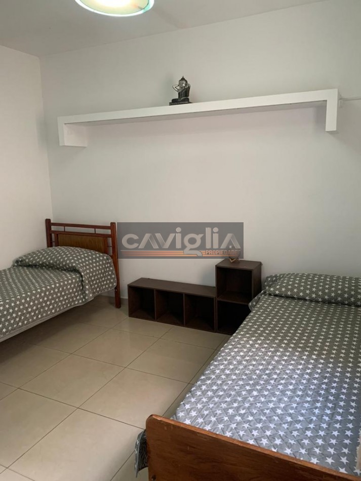 VILLA CARLOS PAZ A PASOS DE LA PEATONAL DEPARTAMENTO EN VENTA 2 DORMITORIOS+PISCINA+AMPLIA COCHERA 